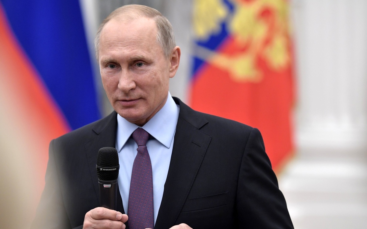Путин поздравил избранного президента Южной Осетии Камболова с Днем республики