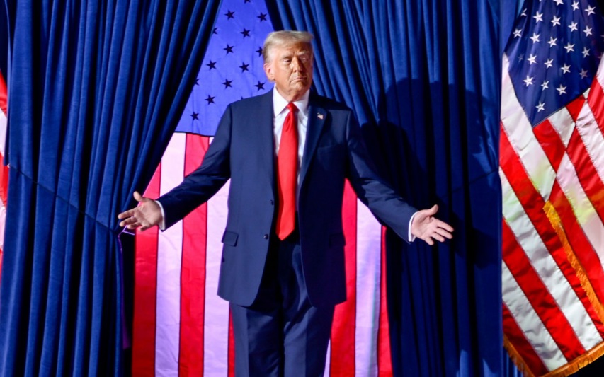 Трамп мог вернуться в Белый дом раньше времени из-за планов ударов по хуситам