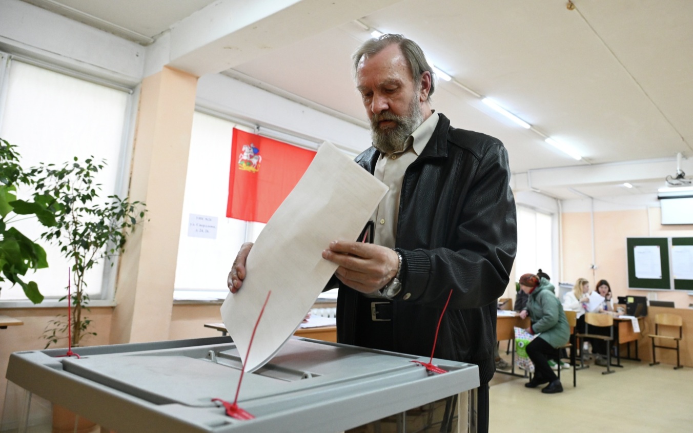 "Единая Россия" предварительно сохраняет конституционное большинство в Госдуме