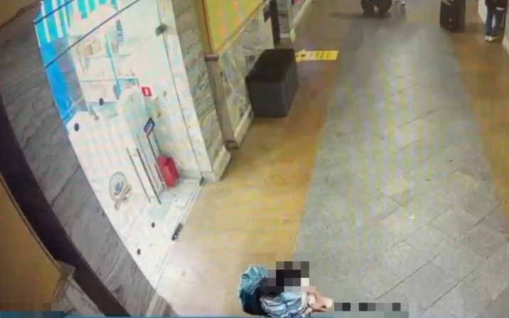 В Петербурге раскрыли кражу денег из банкомата на Московском вокзале