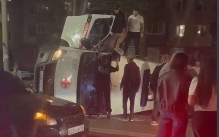 Скорая помощь попала в ДТП в Самаре