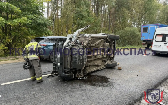 В Мособласти произошло смертельное ДТП микроавтобуса и двух автомобилей