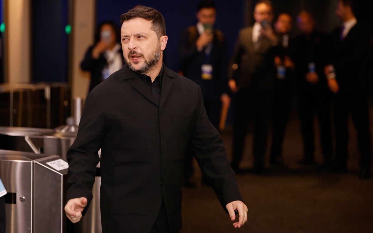 Зеленский прибыл в штаб-квартиру ООН в костюме не по размеру