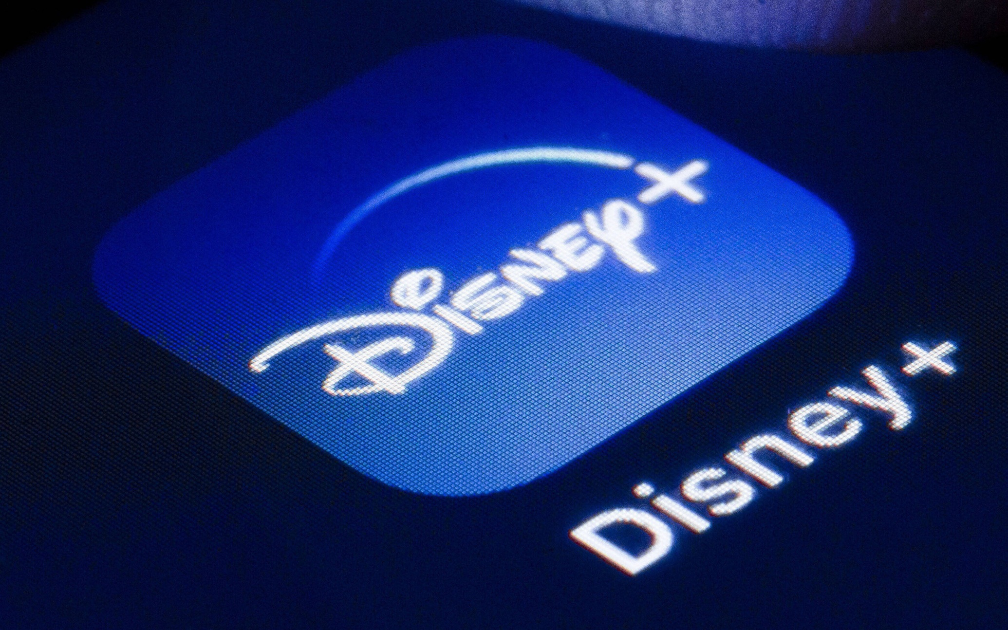 Disney+ утвердила перезапуск мультсериала "Черный плащ"