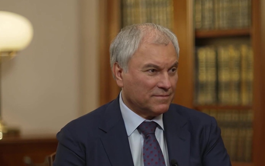 Новые нормы с октября: доходы мигрантов, защита детей и прав потребителей