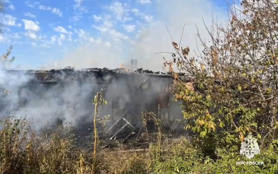 Два человека погибли при пожаре деревянном жилом доме в Татарстане