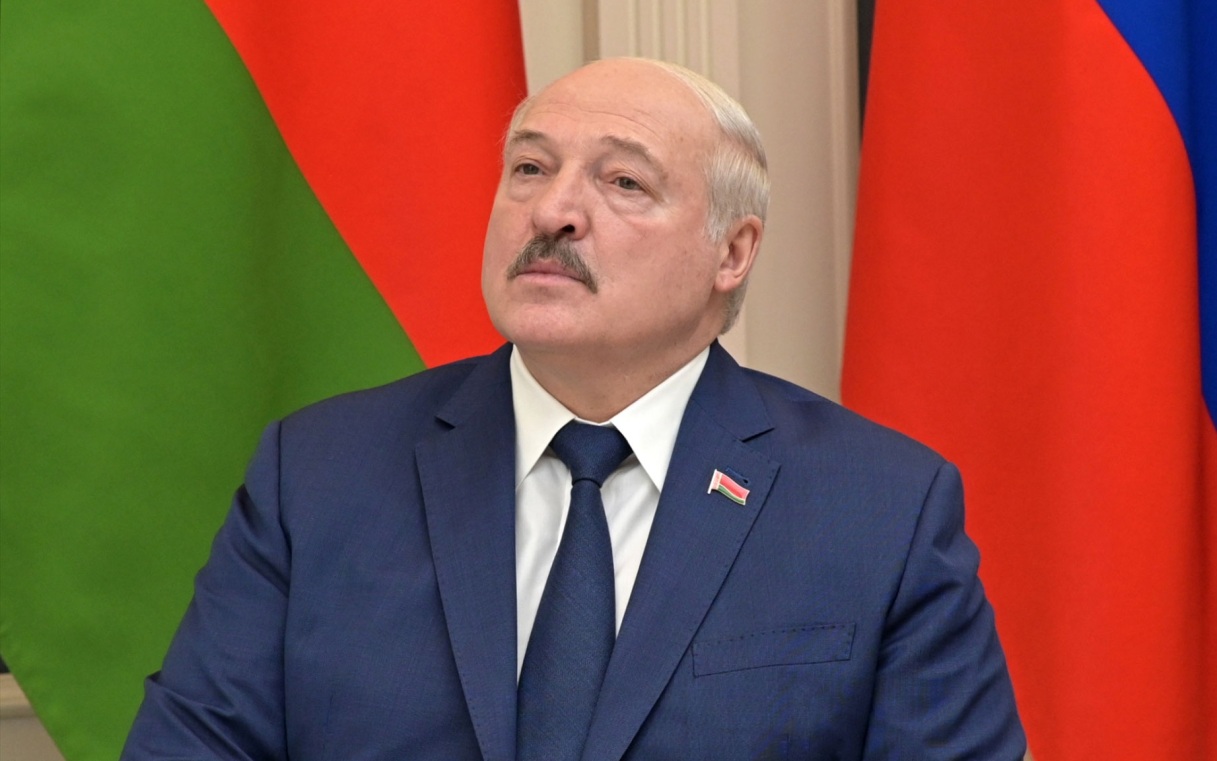 Лукашенко заявил, что для уборки урожая в республике "нужна мобилизация"