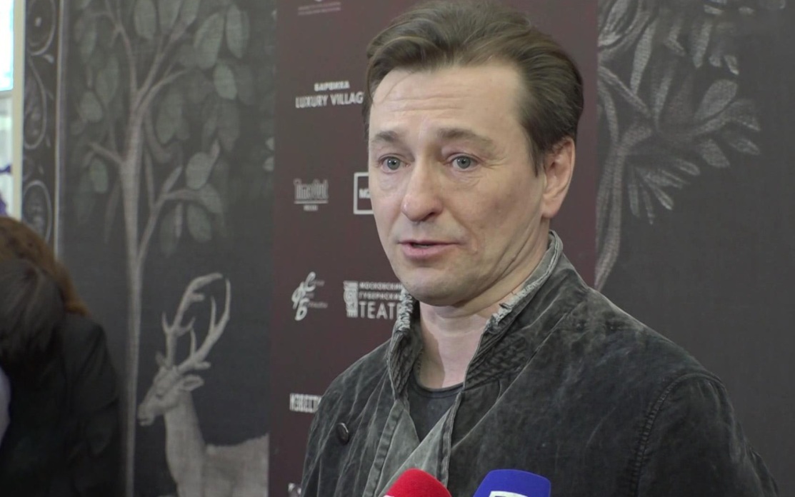 Сергей Безруков удостоился почетного звания в Чечне