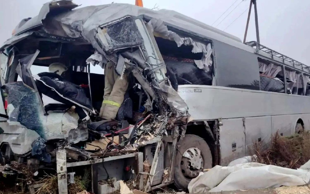 В Забайкалье пятеро в тяжелом состоянии после ДТП с автобусом и фурой