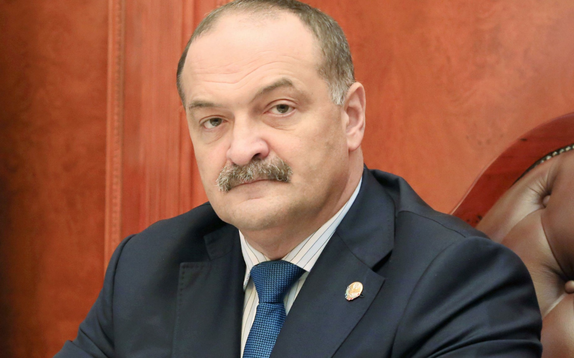 Экс-глава Дагестана Меликов назначен сенатором от Брянской области