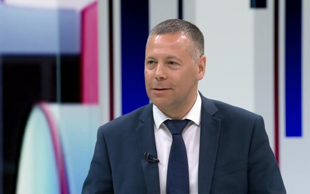 Евраев: документы на выплаты в Кубринске можно оформить в режиме одного окна
