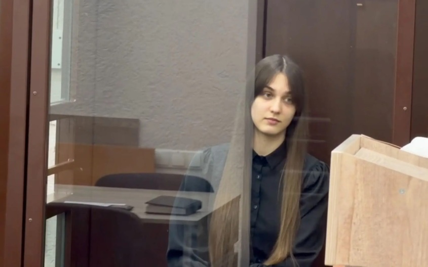 В ЛНР 20-летнюю россиянку приговорили к 12 годам колонии за госизмену