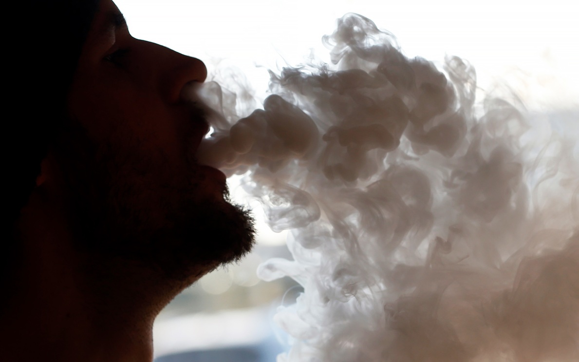 Володин заявил, что новый закон откроет завесу тайн состава жидкостей для вейпов
