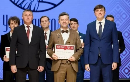 Победитель конкурса "Учитель года" получил экспедицию в подарок от Росатома