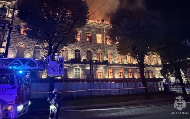 Пострадавших в результате пожара в особняке Миллера в Санкт-Петербурге нет