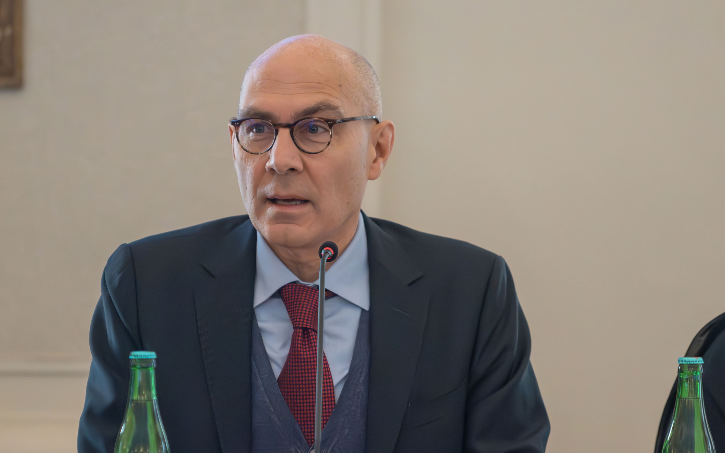 Мирошник: доклад Тюрка о секс-насилии в конфликте на Украине хромает на обе ноги