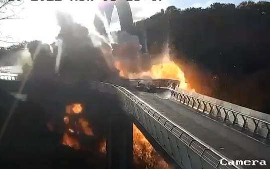 Власти Киева решили перекрывать все мосты во время воздушной тревоги