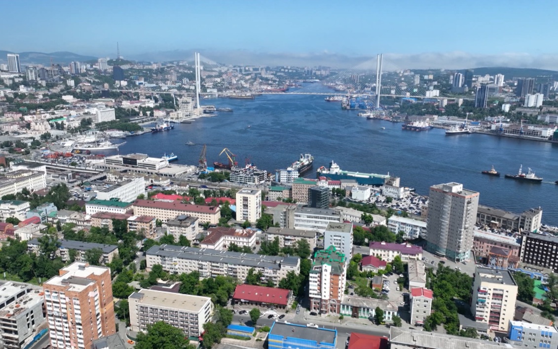 Во Владивостоке введен режим повышенной готовности из-за непогоды