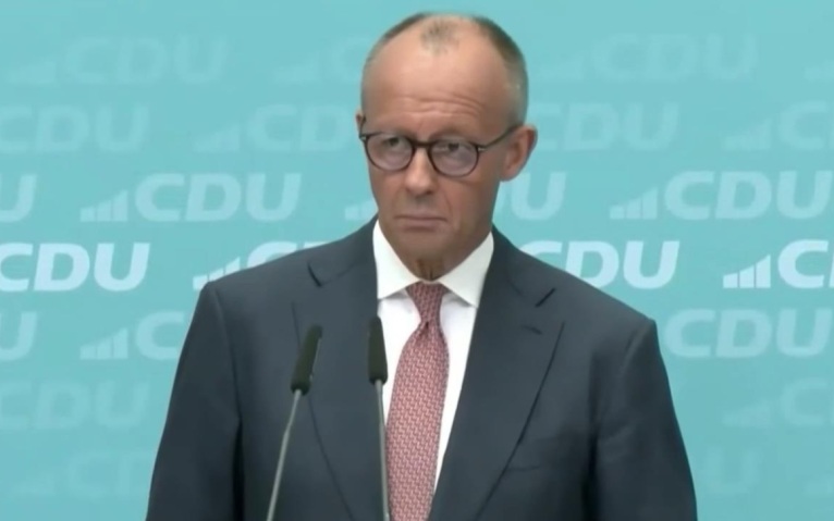 Мерц заявил о готовности к мирным переговорам по Украине