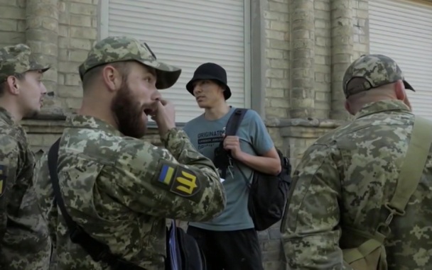 В Одессе мужчина сумел спастись от мобилизации благодаря туалету в парке