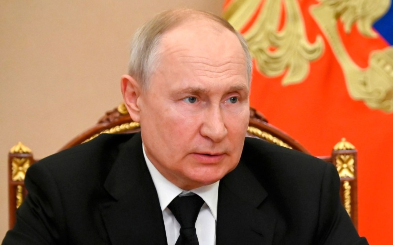 Путин поздравил российских педагогов с Днем учителя