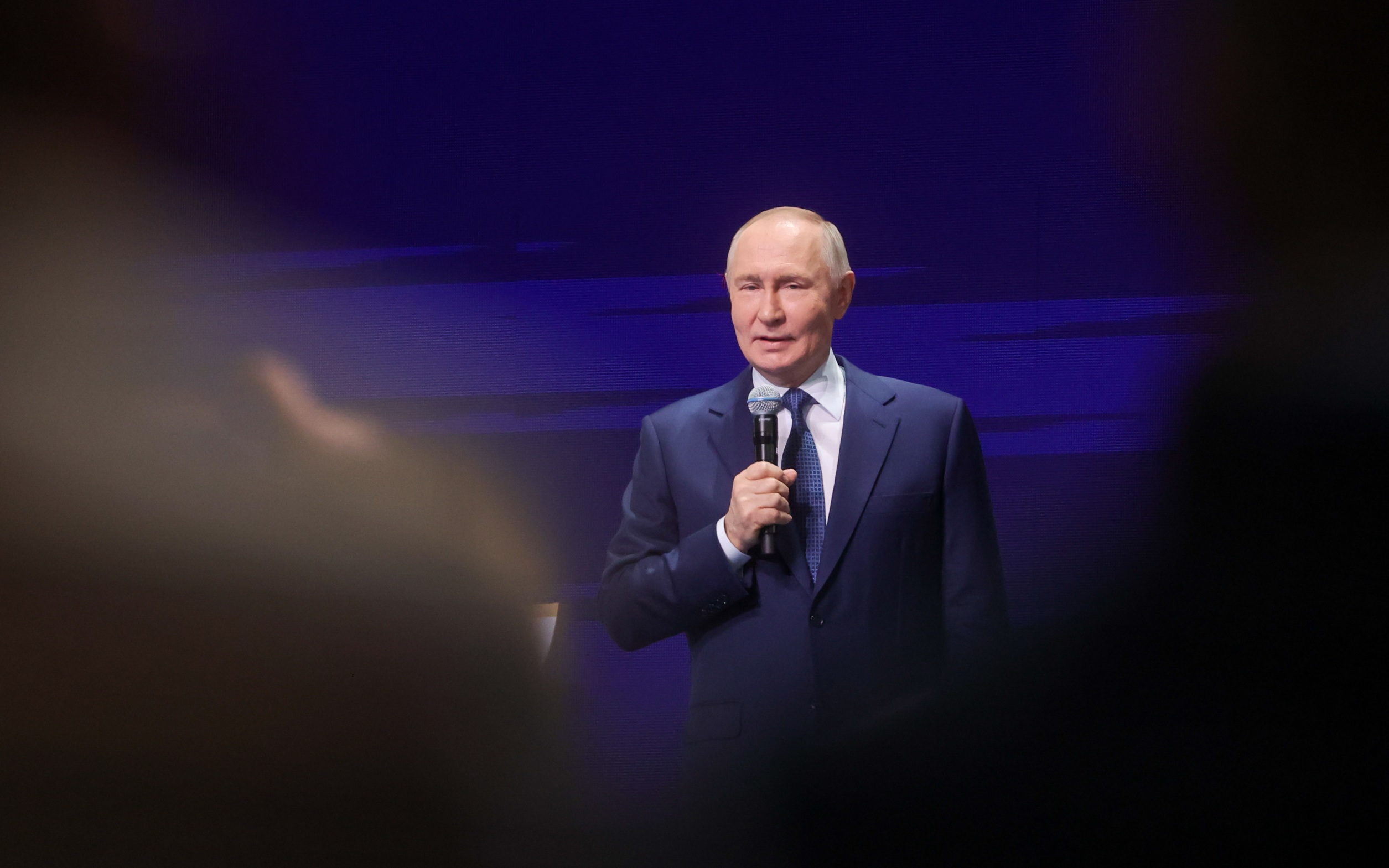 Российские педагоги получили госнаграды в День учителя