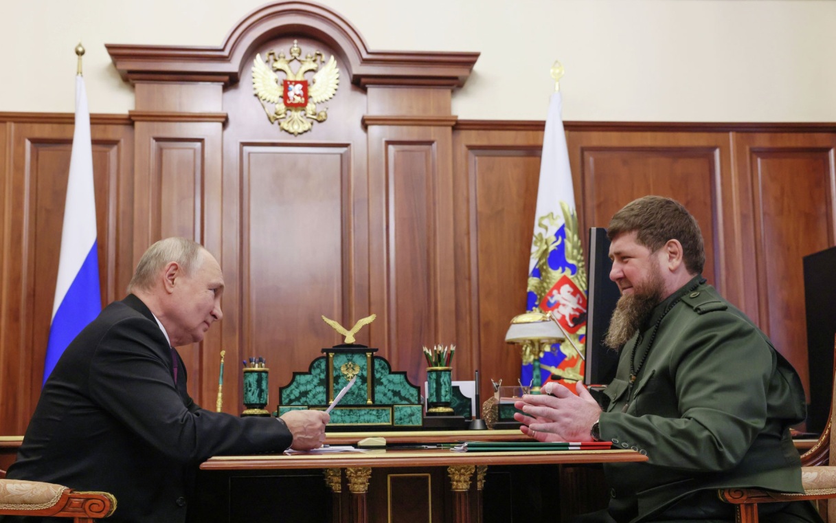 Путин поздравил Кадырова с юбилеем и обратился к чеченскому народу