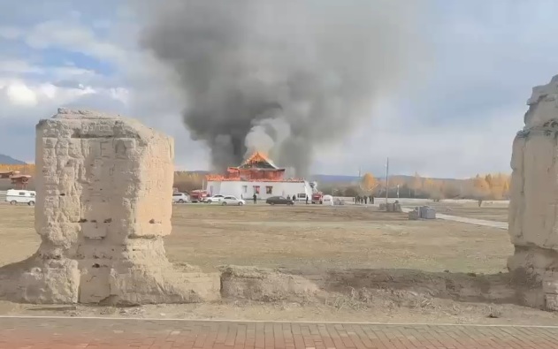 Пожар в буддийском монастырском комплексе "Устуу-Хурээ" в Туве локализован