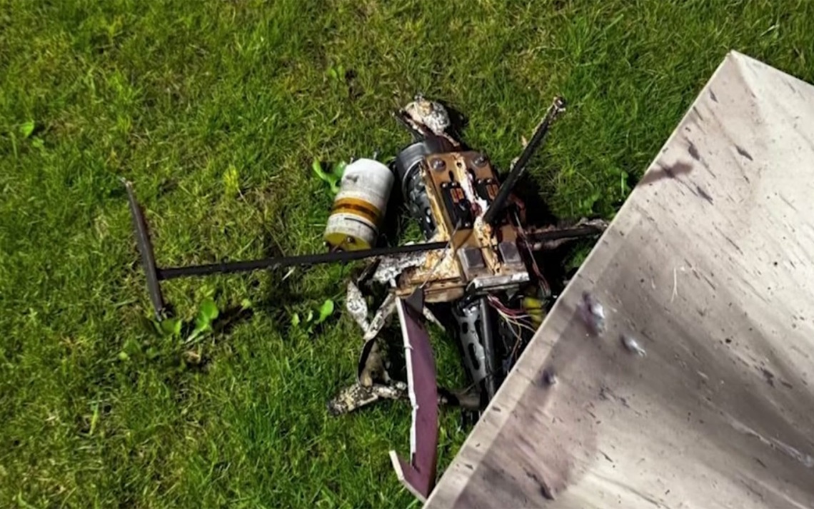 Славянский захват руками: боец ВС РФ голыми руками перехватил FPV-дрон ВСУ