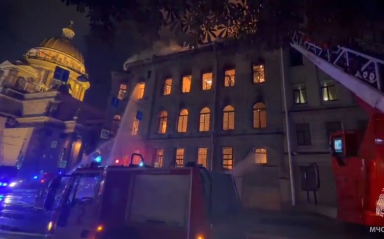 Реставраторы воссоздадут интерьеры особняка Миллера по оригинальной лепнине