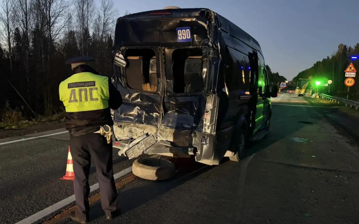 В Свердловской области столкнулись два автобуса