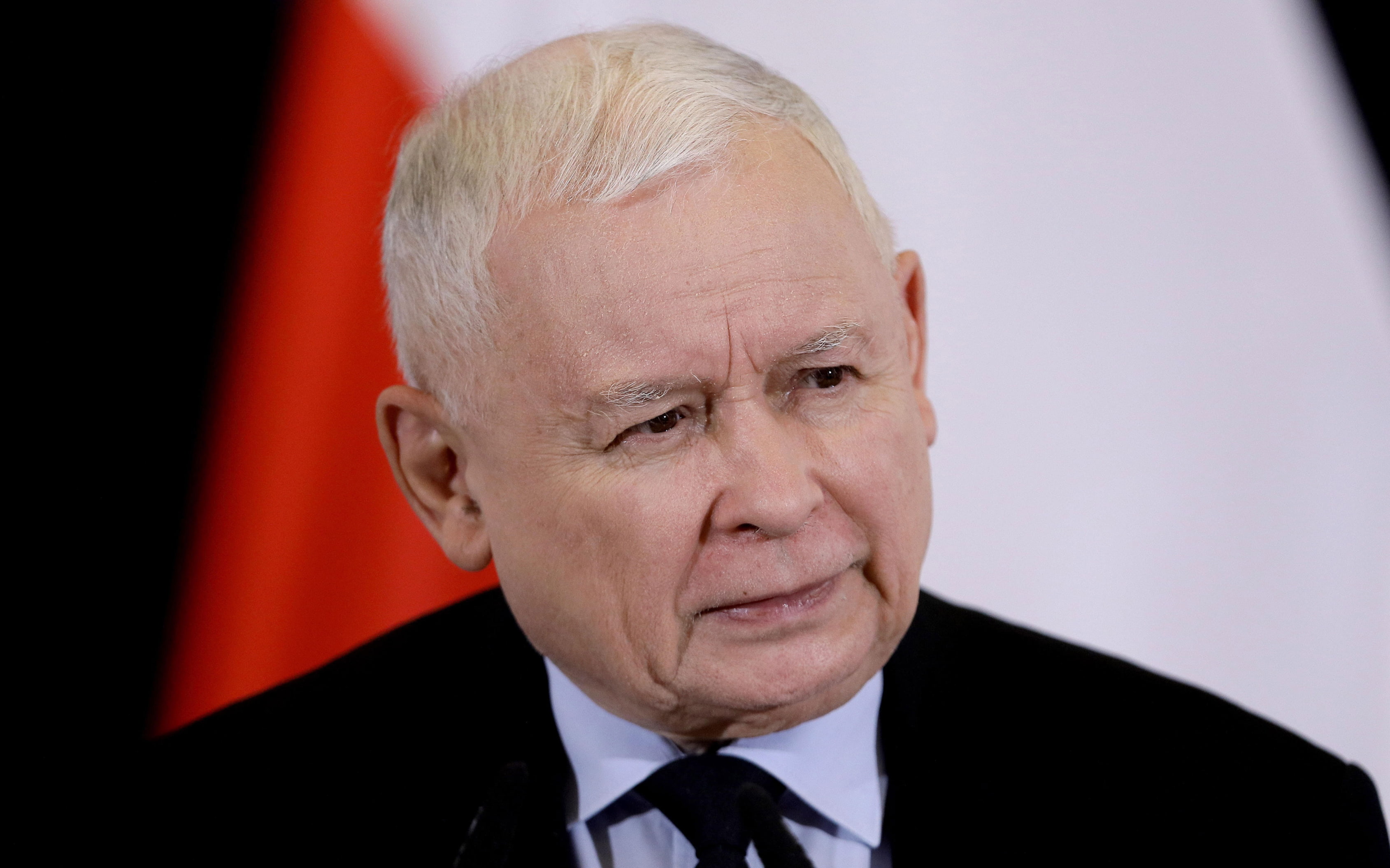 Качиньского высмеяли в Польше за попытку обвинить РФ в атаках на школы