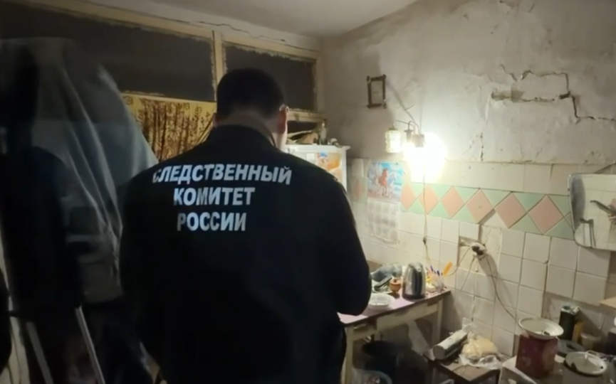 Тела мужчины и женщины нашли в частном доме в Саратовской области