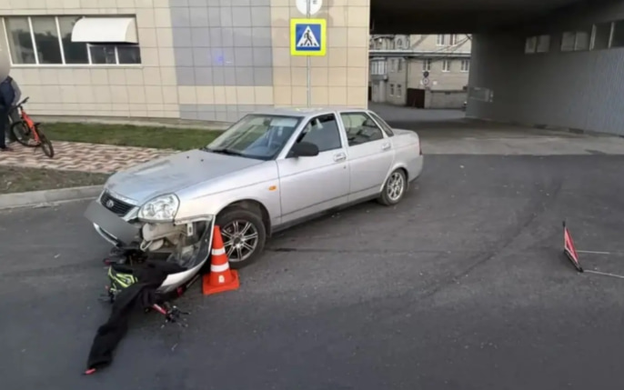 В Ставрополе автомобиль сбил 13-летнего мальчика на электросамокате