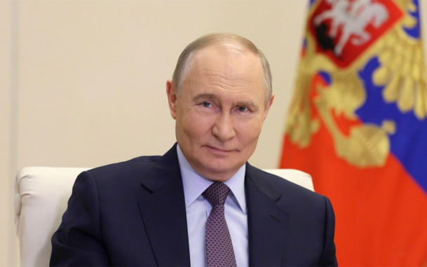 Путин пошутил о дискуссии участников Совбеза, придя на заседание