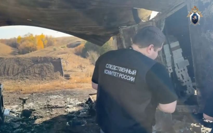 Житель Саратова сжег в железном вагончике мужчину и пытался убить жену