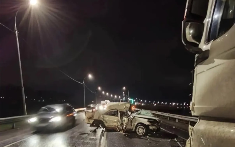 Водитель иномарки погиб при ДТП с тремя автомобилями в Новосибирской области