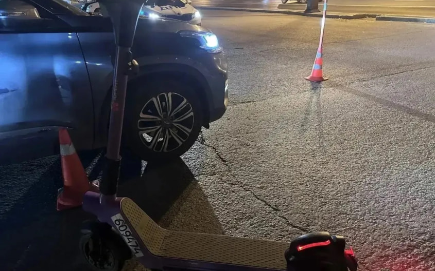 Две школьницы получили ранения в результате ДТП самоката и автомобиля в Тюмени