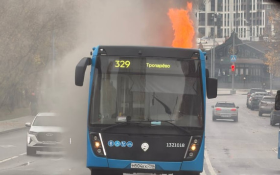 Дептранс: при возгорании автобуса в Москве никто не пострадал