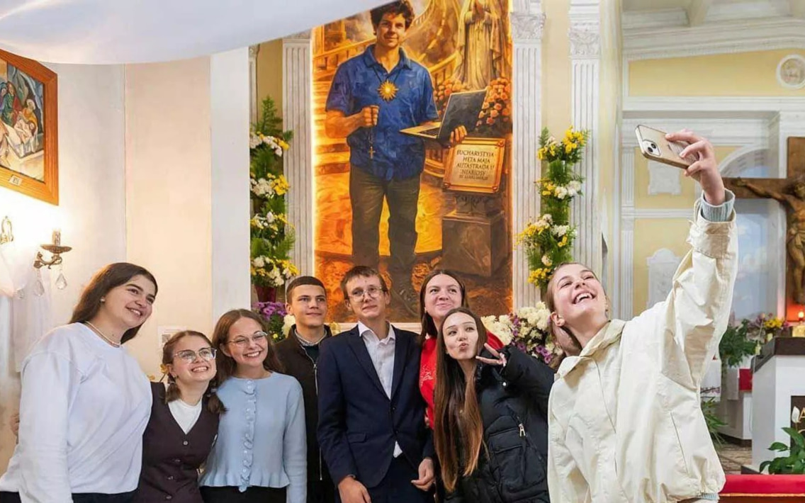 Иеромонах рассказал, можно ли молиться у ИИ-иконы