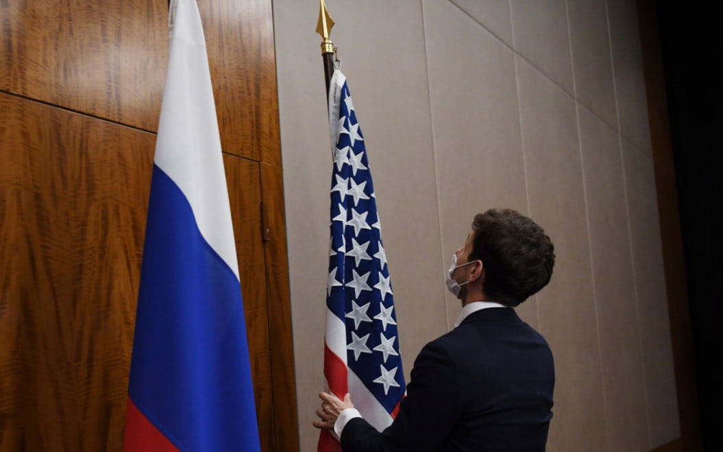 МИД: РФ и США движутся вперед по вопросу консультаций по "раздражителям"
