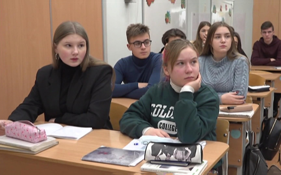 Ученикам 10-11-х классов сократили предельный объем внеурочной деятельности