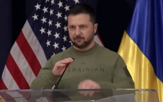 Зеленский заявил, что США предупредили Киев о прекращении передачи разведданных