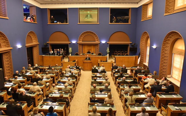 Оппозиция Эстонии инициировала вотум недоверия премьер-министру Михалу