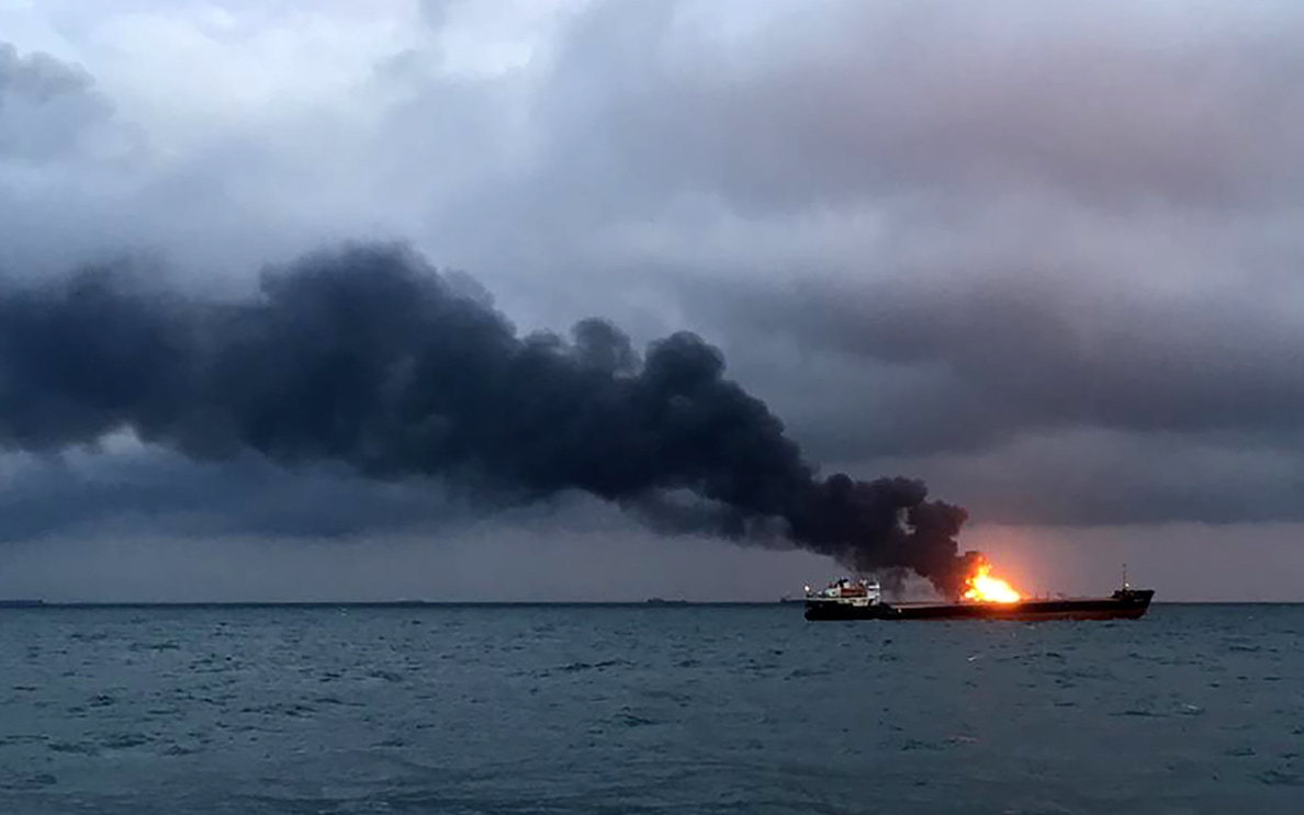 Торговое судно подверглось атаке в территориальных водах Румынии, возник пожар