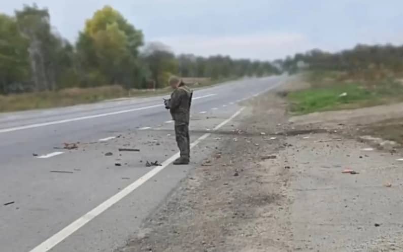 Бойцы Росгвардии отразили атаку БПЛА на гражданский автомобиль в ЛНР