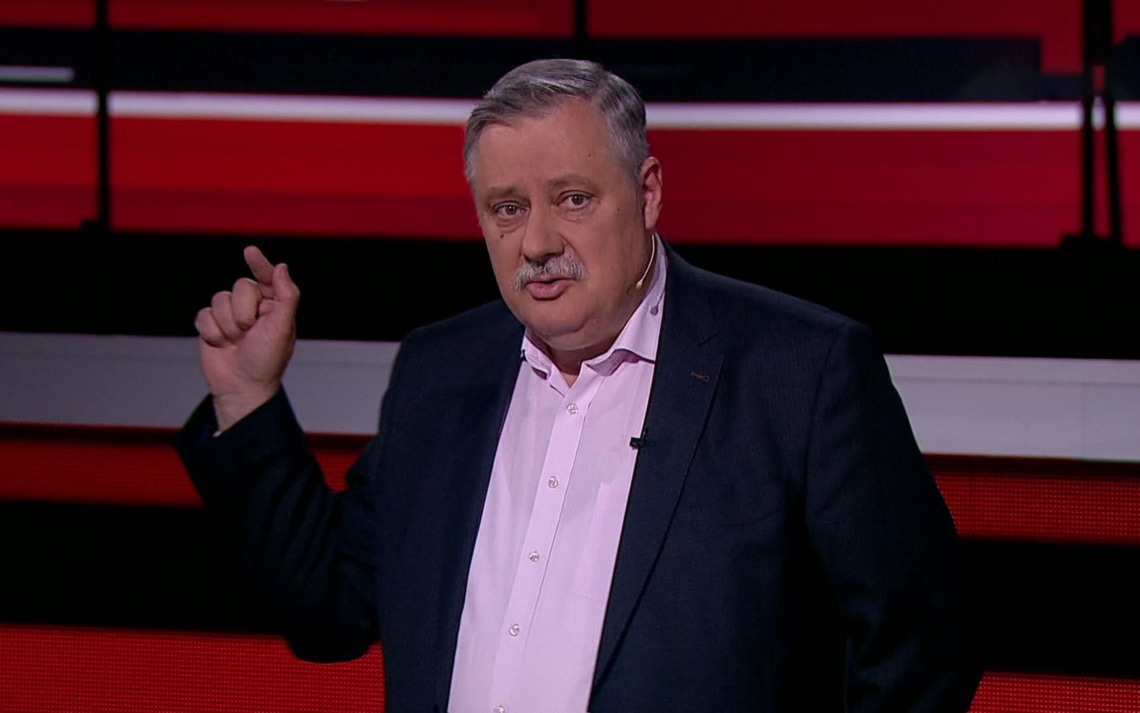 Евстафьев: Зеленский прав, что он центр экономического мироздания
