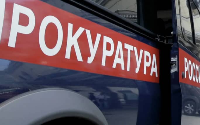 В пятиэтажке Кургана рухнула лестница между первым этажом и подвалом