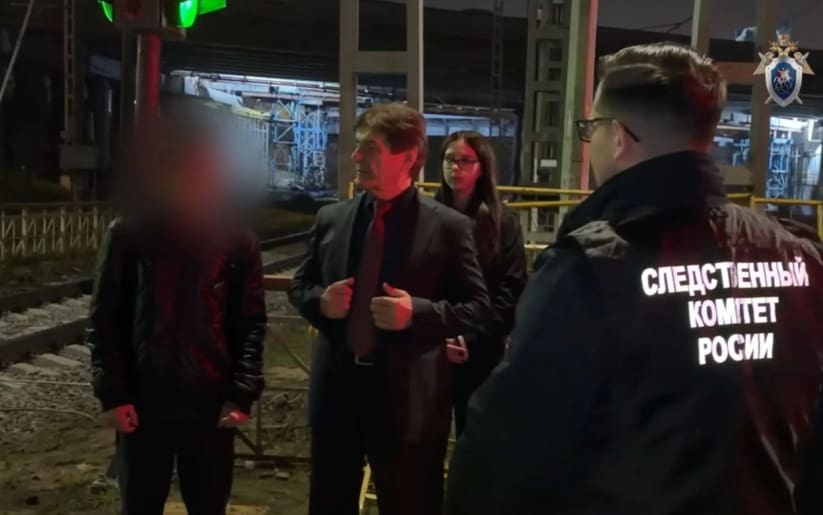 Бросившим кирпич в окно подмосковной электрички оказался 19-летний москвич