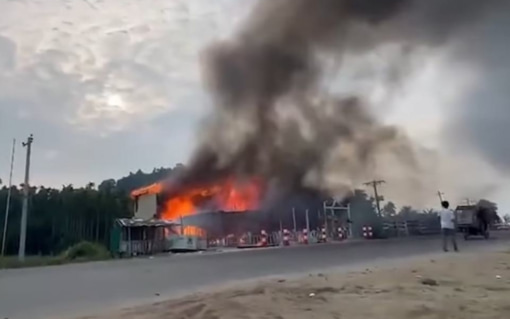 Туристы погибли при пожаре в гостинице на юге Бангладеш